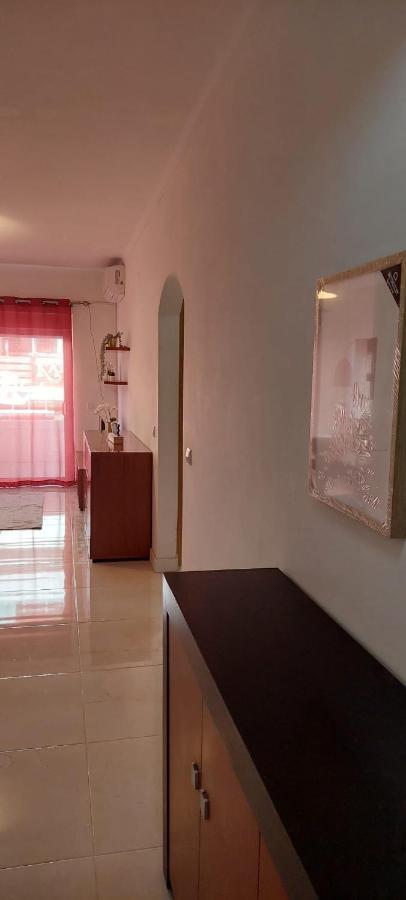 Apartment Oura Strip *